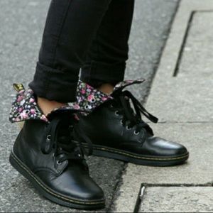 Dr. Martens • Stratford in Black Game On Boots